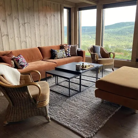 Villa Beautifully Styled Mountain With High Standards, 10 Minutes From