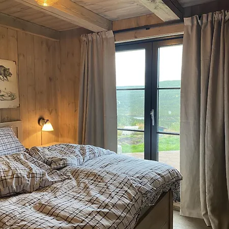 Beautifully Styled Mountain With High Standards, 10 Minutes From Villa