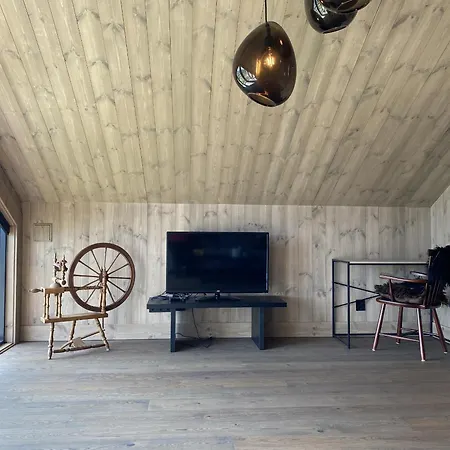Beautifully Styled Mountain With High Standards, 10 Minutes From *