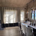 Beautifully Styled Mountain With High Standards, 10 Minutes From Villa Geilo