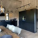 Beautifully Styled Mountain With High Standards, 10 Minutes From
