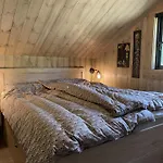 Villa Beautifully Styled Mountain With High Standards, 10 Minutes From