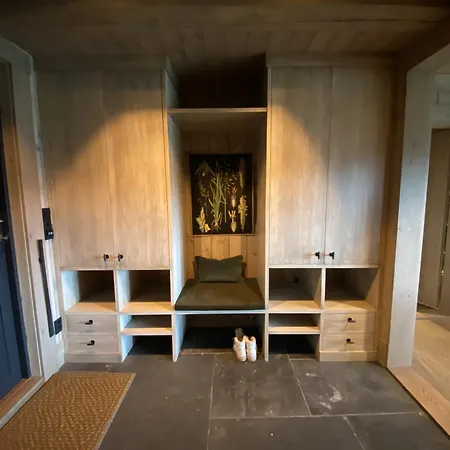 Beautifully Styled Mountain With High Standards, 10 Minutes From