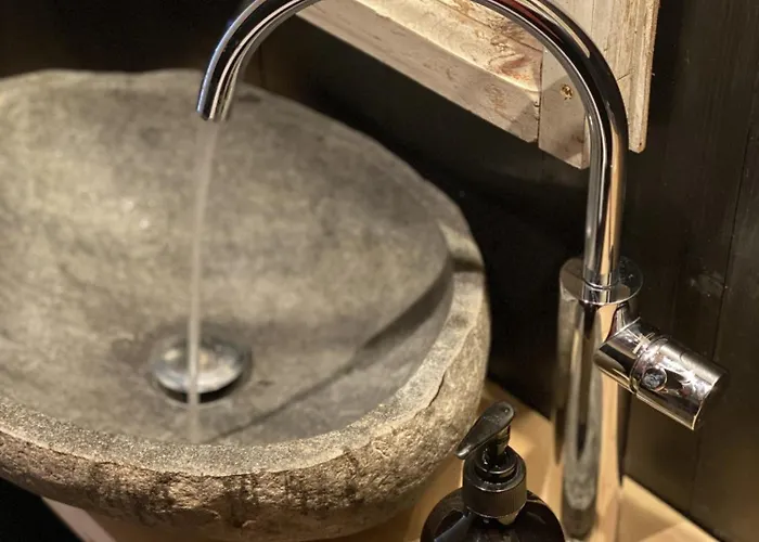 Beautifully Styled Mountain With High Standards, 10 Minutes From Villa