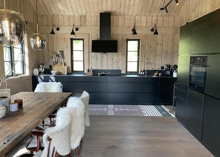 Beautifully Styled Mountain With High Standards, 10 Minutes From Villa *